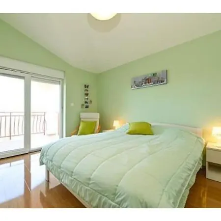 Carina Comfortable 4* Labinci