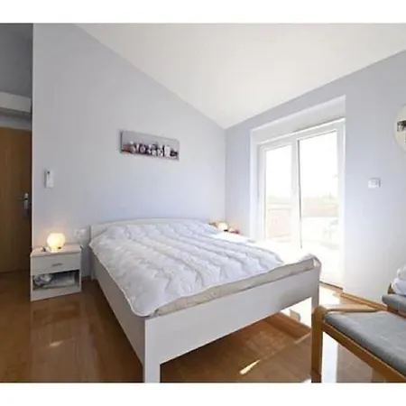 Carina Comfortable 4* Labinci